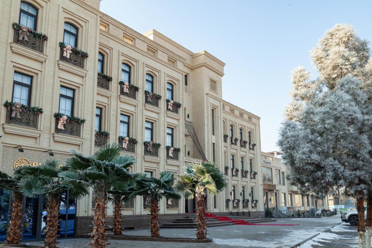 בוקורו Paradise Plaza Luxury Hotel מראה חיצוני תמונה